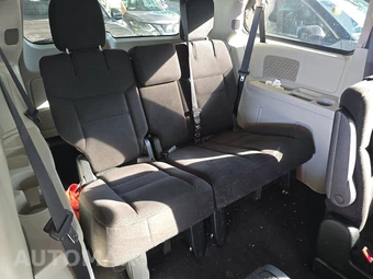 2014 Dodge Grand Caravan SE 121.2" WB – miniatura 14