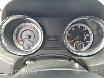 2014 Dodge Grand Caravan SXT 121.2" WB – miniatura 18