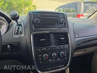 2014 Dodge Grand Caravan SXT 121.2" WB - miniatura 10