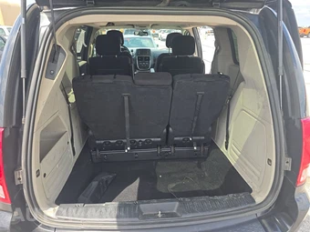 2014 Dodge Grand Caravan SXT 121.2" WB – miniatura 17