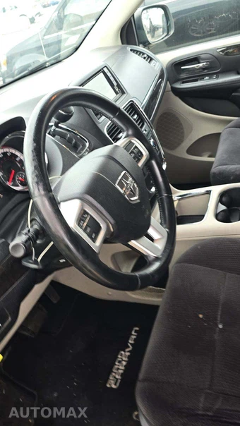 2014 Dodge Grand Caravan SXT 121.2" WB – miniatura 24