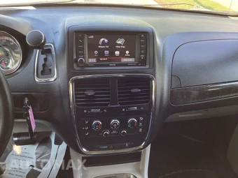 2014 Dodge Grand Caravan SXT 121.2" WB - miniatura 17