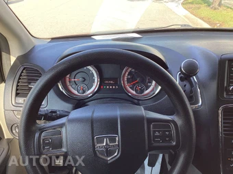 2014 Dodge Grand Caravan SXT 121.2" WB - miniatura 18