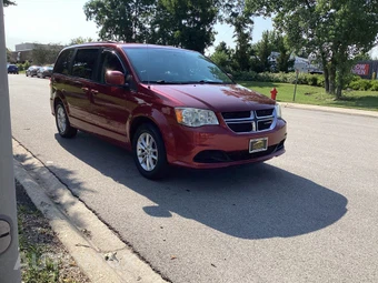 2014 Dodge Grand Caravan SXT 121.2" WB - miniatura 3