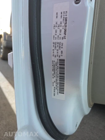 2014 Dodge Grand Caravan SXT 121.2" WB – miniatura 15