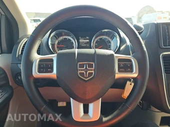 2014 Dodge Grand Caravan SXT 121.2" WB - miniatura 16