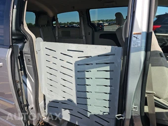 2014 Dodge Grand Caravan SXT 121.2" WB - miniatura 20