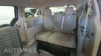 2014 Dodge Grand Caravan SXT 121.2" WB - miniatura 32