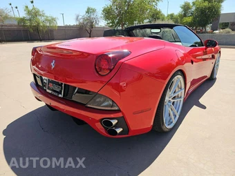 2014 Ferrari California - miniatura 3