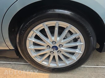2014 Ford C-MAX Hybrid SE – miniatura 11