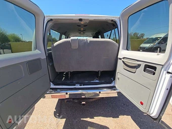 2014 Ford E-150 Wagon XLT 138.0" WB - miniatura 14