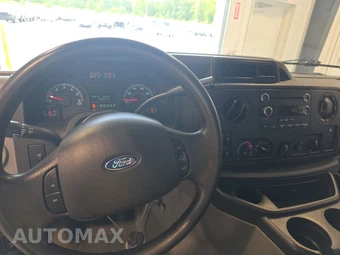 2014 Ford E-150 Wagon XLT 138.0" WB - miniatura 11