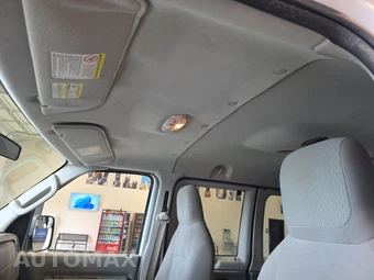 2014 Ford E-150 Wagon XLT 138.0" WB - miniatura 17