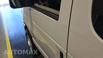 2014 Ford E-150 Wagon XLT 138.0" WB - miniatura 24