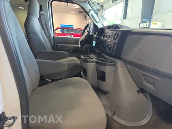 2014 Ford E-150 Wagon XLT 138.0" WB - miniatura 8