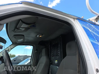 2014 Ford E-250 Commercial Cargo Van 138.0" WB – miniatura 13