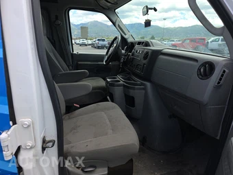 2014 Ford E-250 Commercial Cargo Van 138.0" WB – miniatura 8