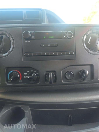 2014 Ford E-250 Commercial Cargo Van 138.0" WB – miniatura 10