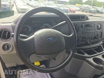 2014 Ford E-250 Commercial Cargo Van 138.0" WB - miniatura 10