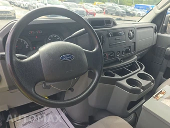 2014 Ford E-250 Commercial Cargo Van 138.0" WB - miniatura 11