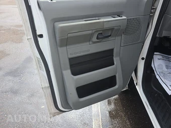 2014 Ford E-250 Commercial Cargo Van 138.0" WB - miniatura 9