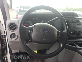 2014 Ford E-250 Commercial Cargo Van 138.0" WB - miniatura 10