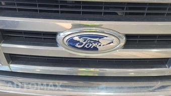 2014 Ford E-250 Commercial Cargo Van 138.0" WB - miniatura 22