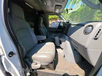 2014 Ford E-250 Commercial Cargo Van 138.0" WB – miniatura 18