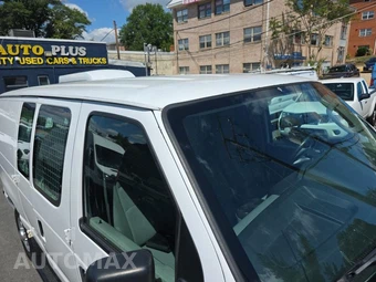 2014 Ford E-250 Commercial Cargo Van 138.0" WB - miniatura 12