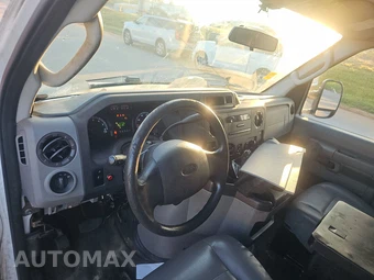 2014 Ford E-250 Commercial Cargo Van 138.0" WB – miniatura 6