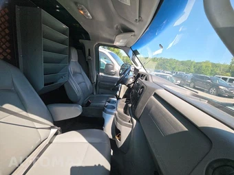 2014 Ford E-250 Commercial Cargo Van 138.0" WB – miniatura 22