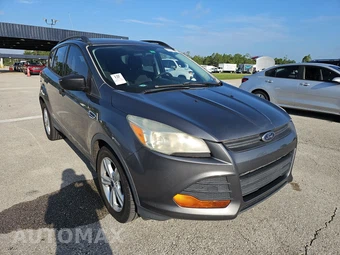 2014 Ford Escape S – miniatura 3