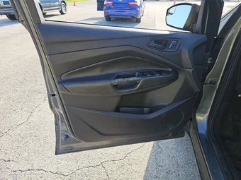 2014 Ford Escape S – miniatura 9