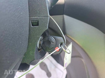 2014 Ford Escape S - miniatura 5