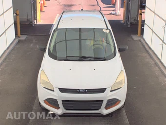 2014 Ford Escape S – miniatura 2