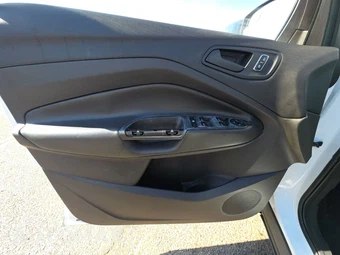 2014 Ford Escape S – miniatura 9