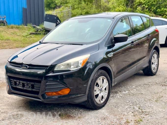 2014 Ford Escape S - miniatura 3