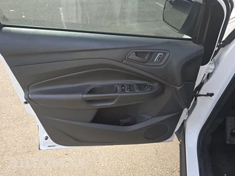 2014 Ford Escape S - miniatura 9