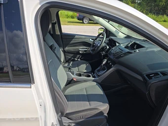 2014 Ford Escape SE - miniatura 8