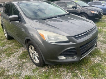 2014 Ford Escape SE - miniatura 4