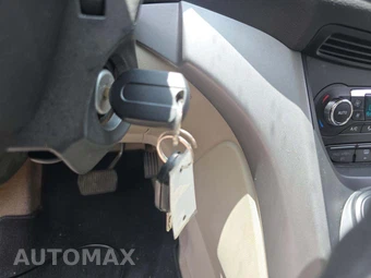 2014 Ford Escape SE - miniatura 8