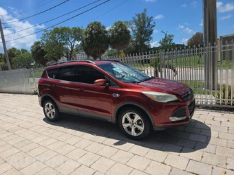 2014 Ford Escape SE - miniatura 4
