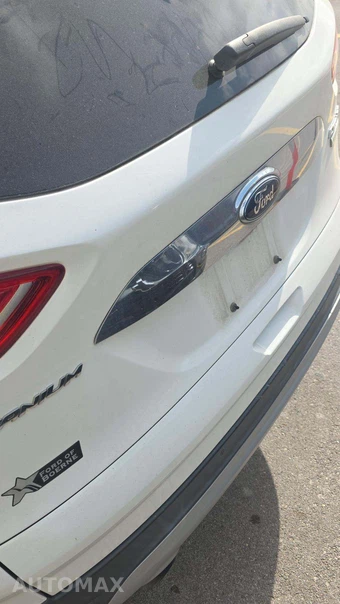 2014 Ford Escape Titanium – miniatura 24