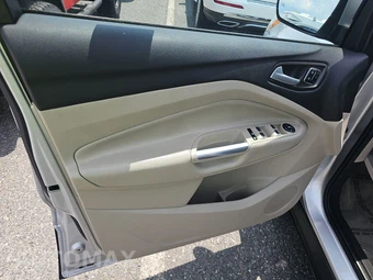 2014 Ford Escape Titanium – miniatura 9