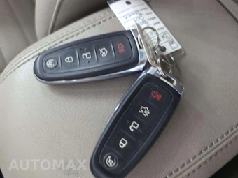 2014 Ford Escape Titanium – miniatura 8