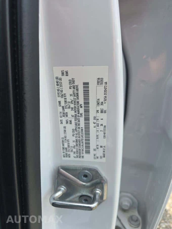 2014 Ford Escape Titanium – miniatura 2