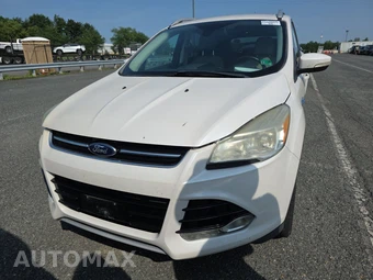 2014 Ford Escape Titanium – miniatura 2