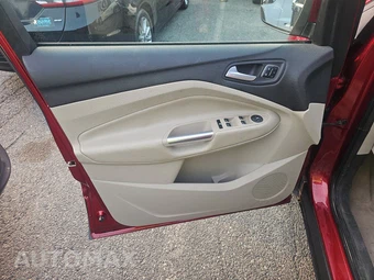2014 Ford Escape Titanium – miniatura 9