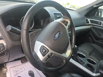 2014 Ford Explorer XLT – miniatura 10