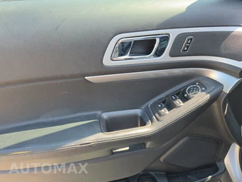 2014 Ford Explorer XLT – miniatura 9
